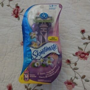 5 For $25 BUDLE ..Skintimate Violet Women's Razor